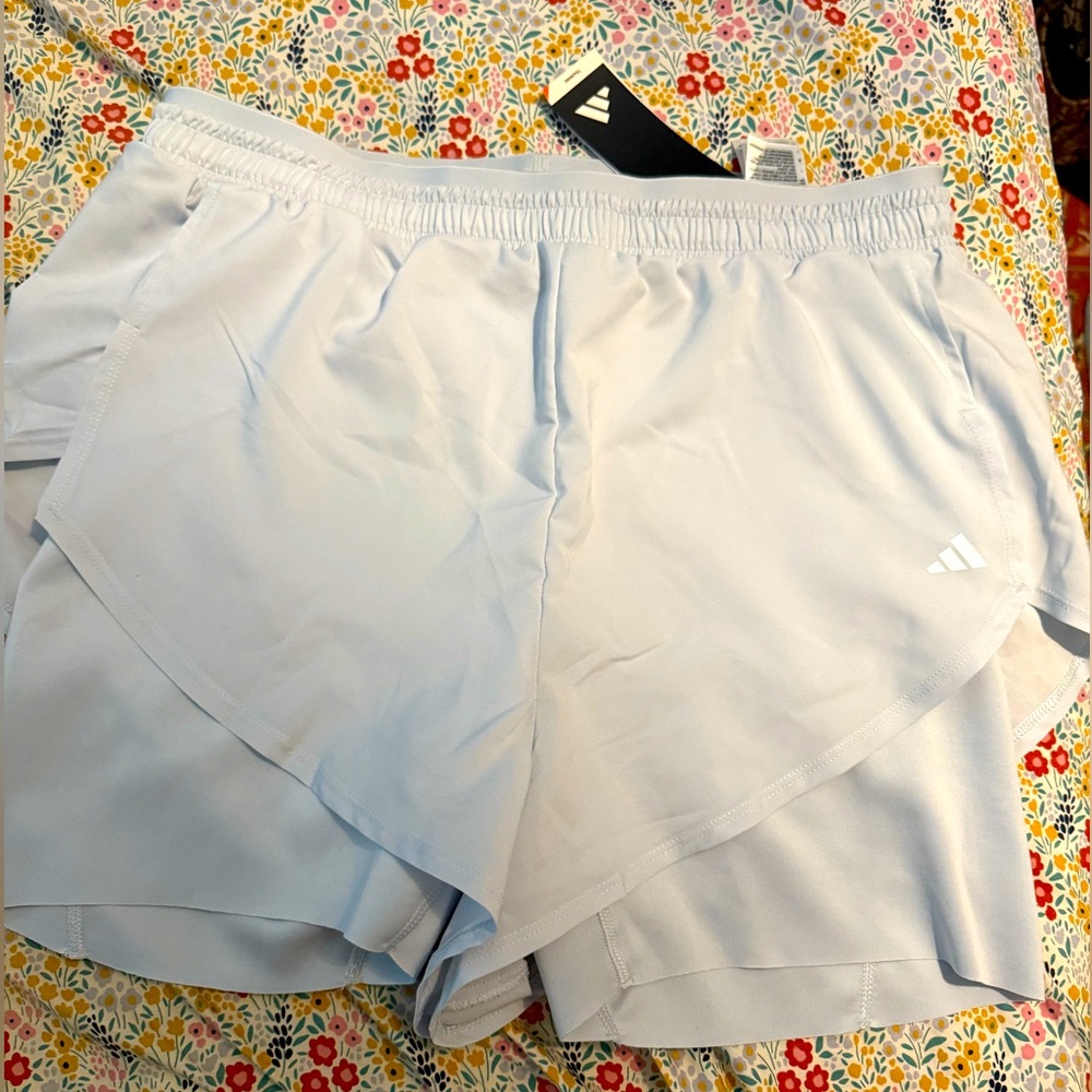 Training short adidas. NEW